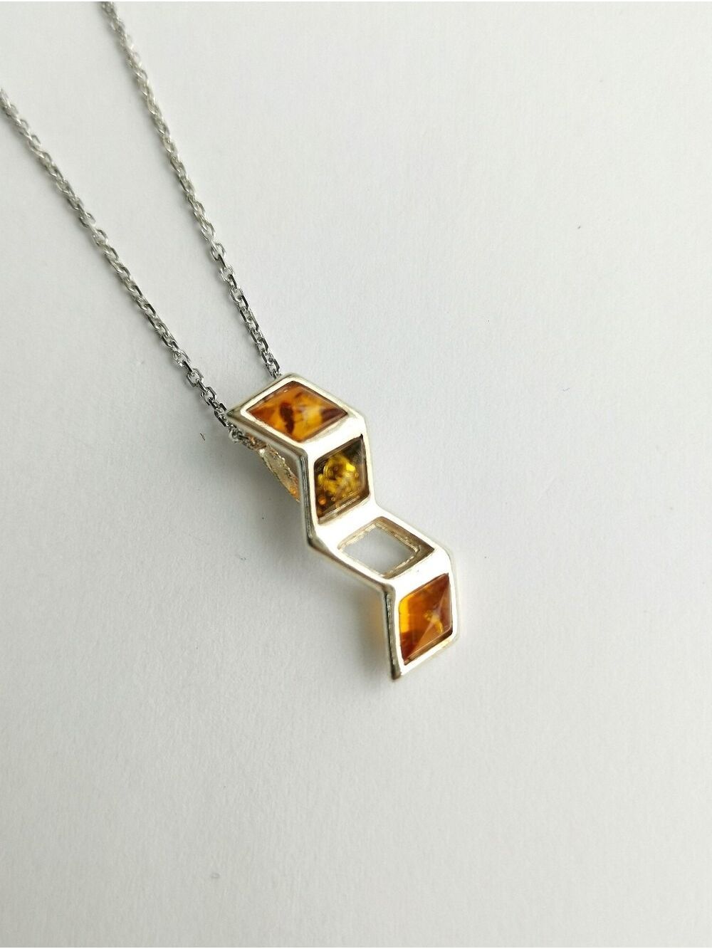 Sterling silver Baltic Amber pendant necklace 🆕
